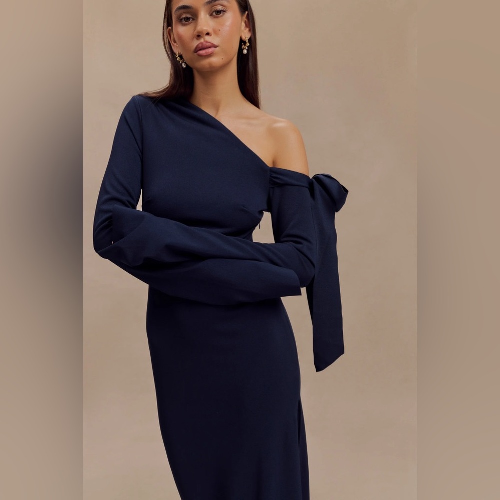 Meshki Nicola One Shoulder Crepe Maxi Dress - Dark Navy - Picture 7 of 9